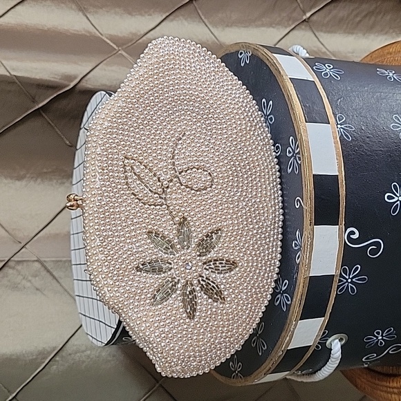 EUC- Vintage Seed Pearl Beaded Wedding / Evening Clutch - Picture 2 of 6